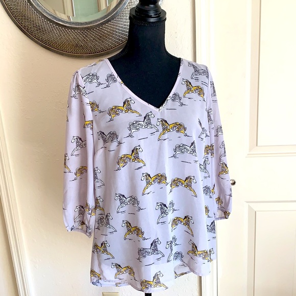 Horse Print Sheer Tunic-Like Top Medium - Picture 3 of 8